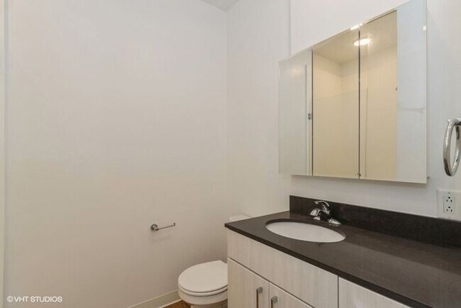 Building Photo - $1,499 | 1 Bedroom, 1 Bathroom Furnished A...