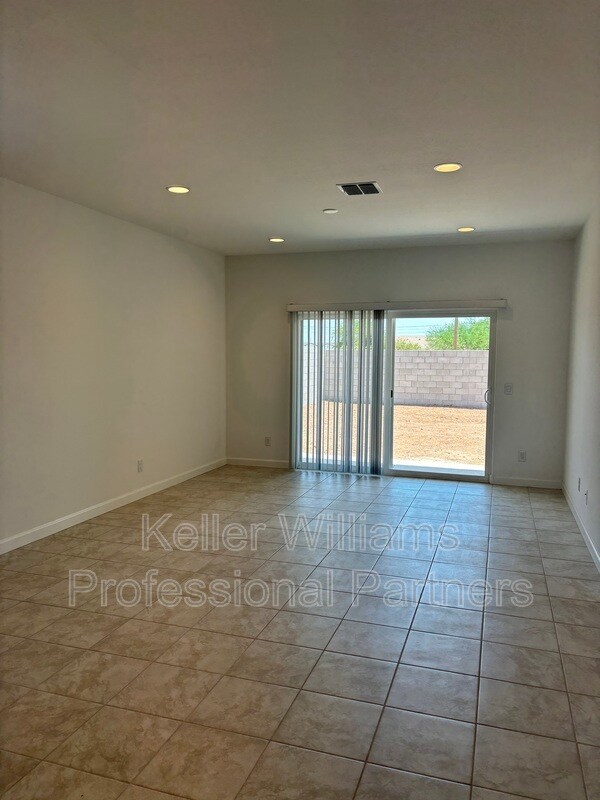 Building Photo - 5537 Azara Dr