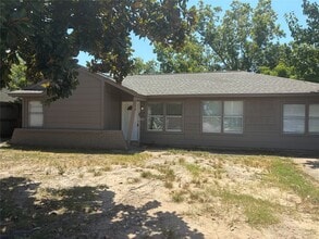 Building Photo - 8423 Kempwood Dr