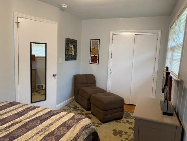 Foto del edificio - 111 N Wingate Rd