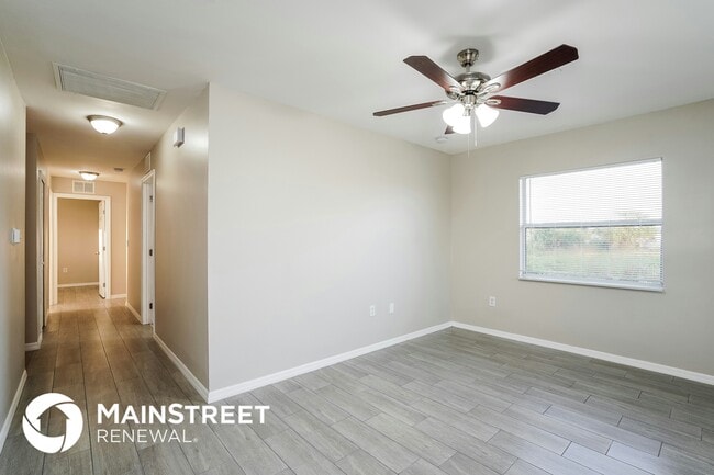 Building Photo - 3203 34th St SW