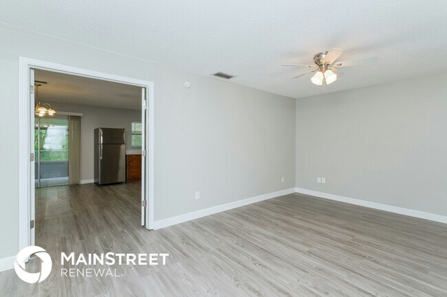 Building Photo - 2304 Leonard Dr