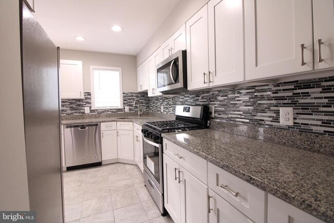 Building Photo - 11430 Fairway Dr