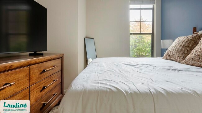 Foto del edificio - 4050 W Pine Blvd