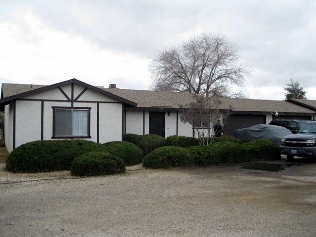 Front view - 15902-15904 Chehalis Ct