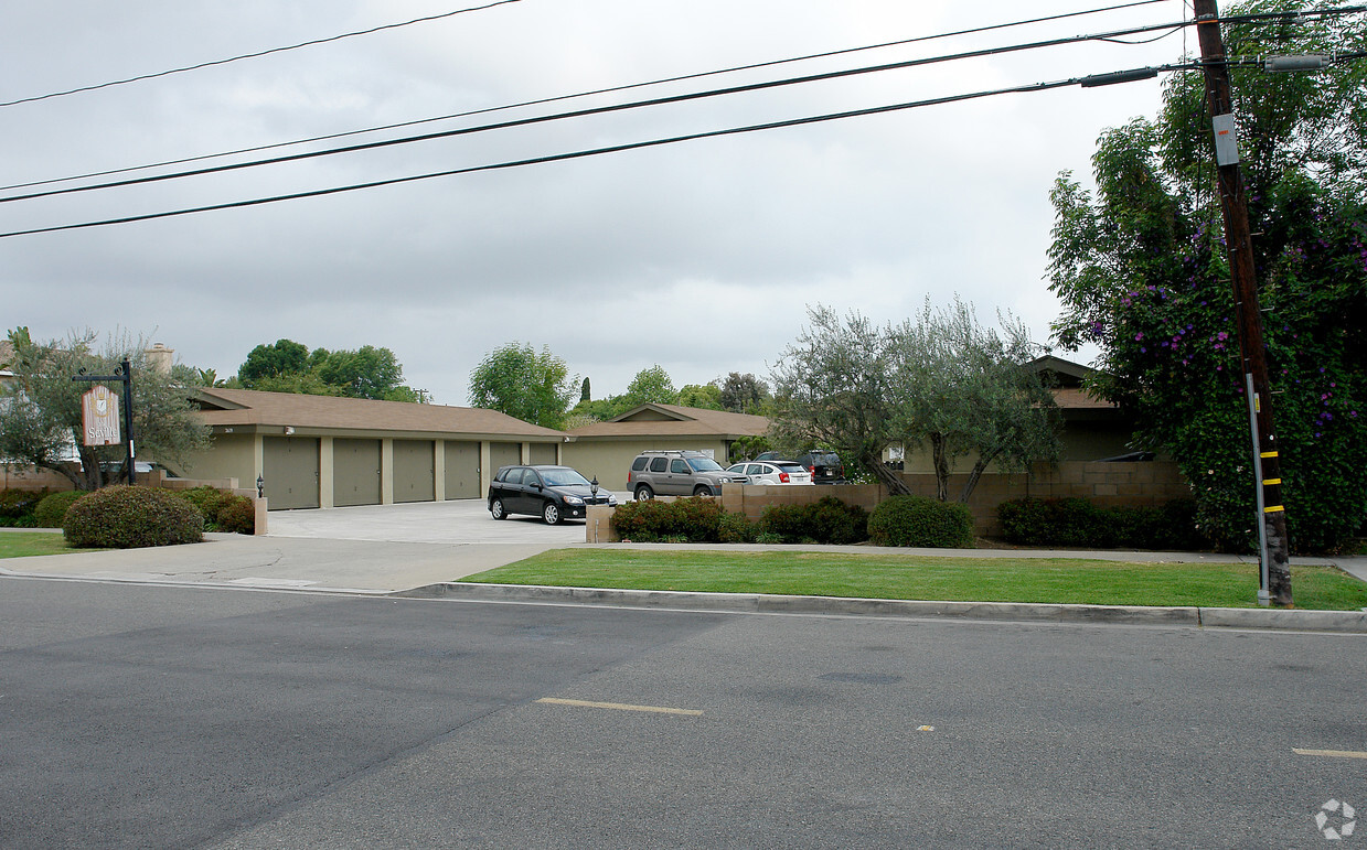Primary Photo - 2619 Santa Ana Ave