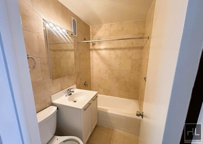 Foto del edificio - SUNNY ONE BEDROOM IN HEART OF UNION SQUARE