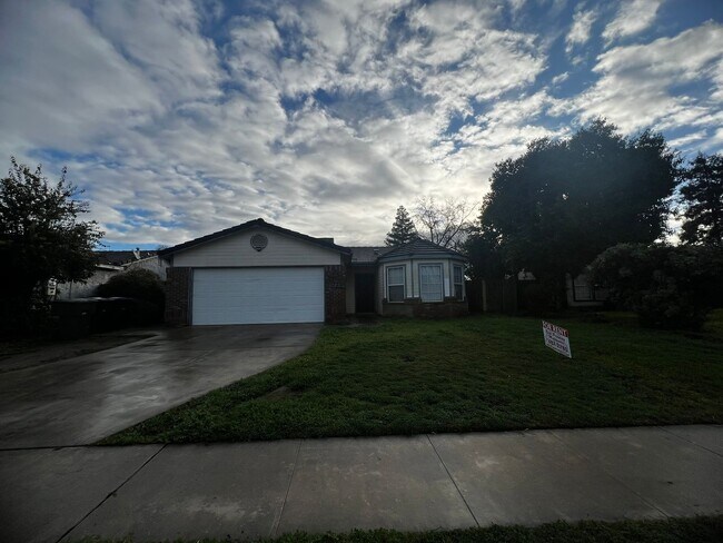 Foto del edificio - 1720 N Woodland St