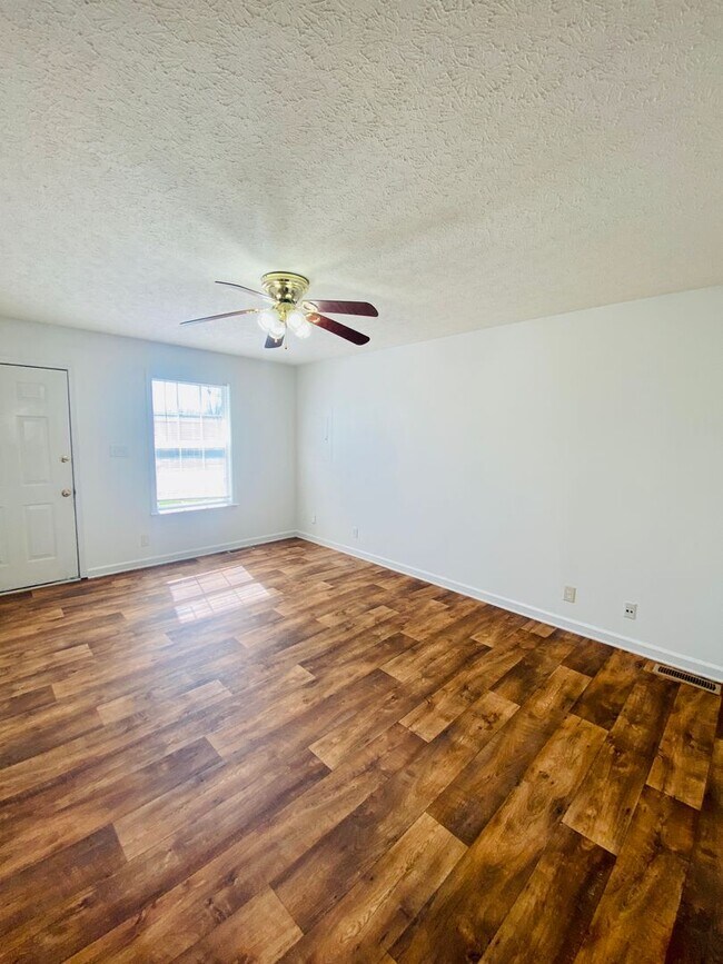 Foto del edificio - Single Family Home close to Ft Campbell an...