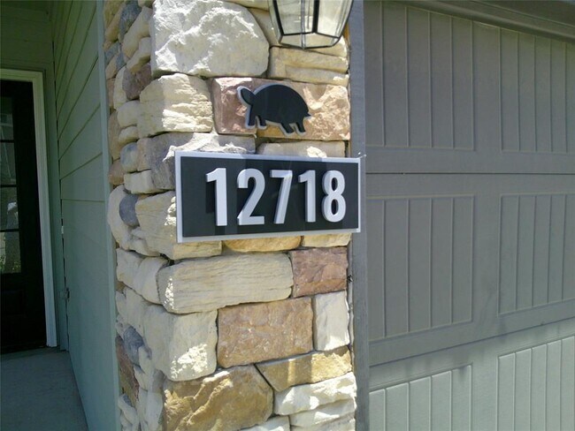 Foto del edificio - 12718 Dog Canyon Trl