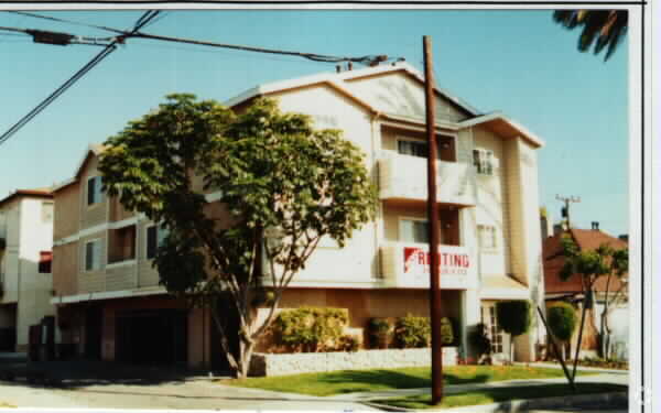 Building Photo - 350 Tile Ave