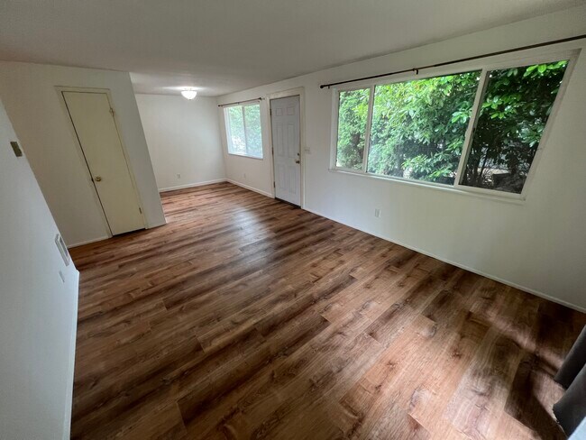 Foto del edificio - 2115 Carlson Rd