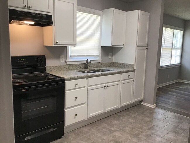 Foto del edificio - 2904 Doyle Ave