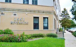 Primary Photo - 1661 Riverside Ave