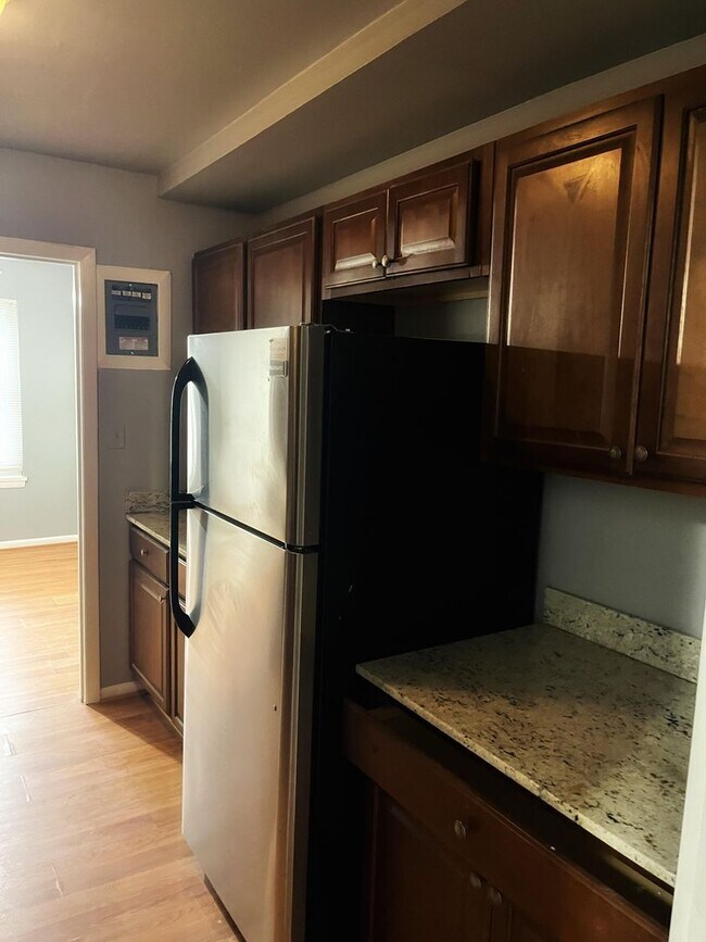 Foto del edificio - 2 Bed 1 Bath Suitland, MD
