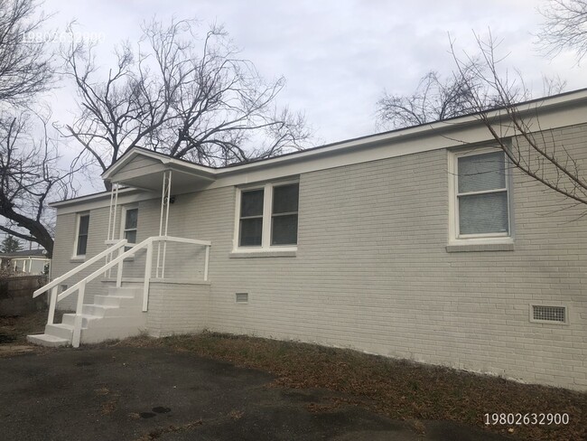 Building Photo - 1028 Rodey Ave