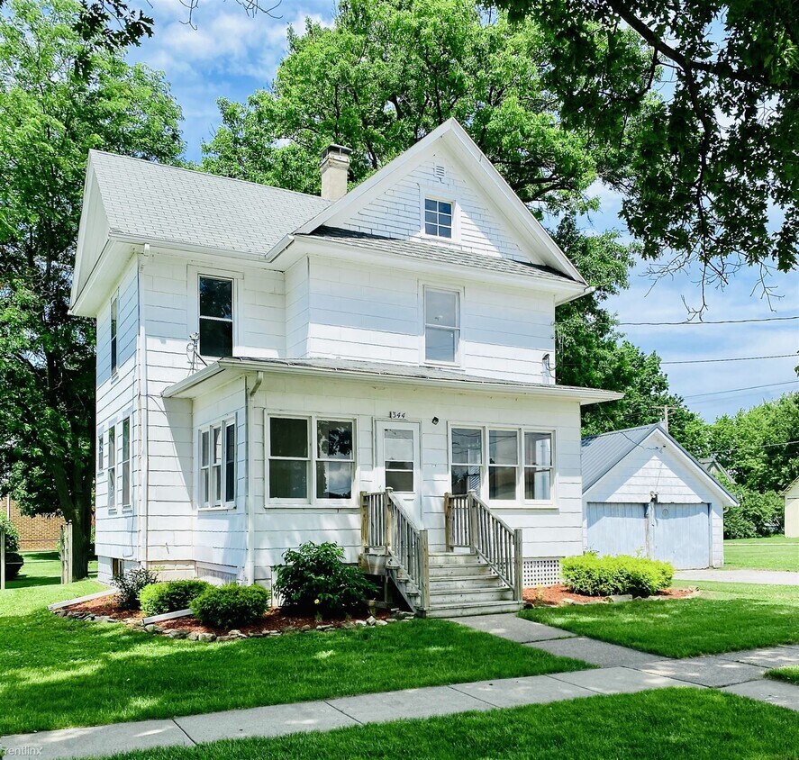 Foto principal - 3 br, 1 bath House - 344 S Main St