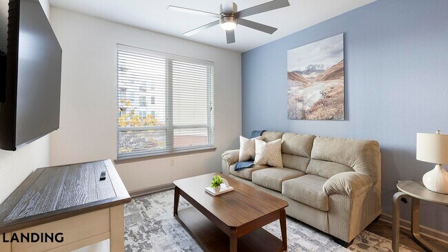 Building Photo - 1001 S Center St