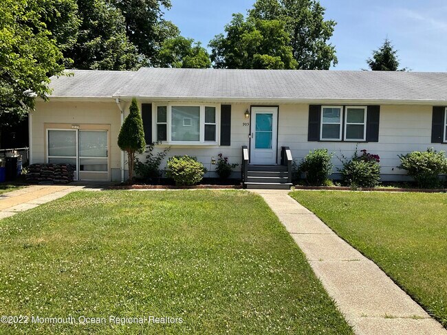 Building Photo - 905 Redbank Ave