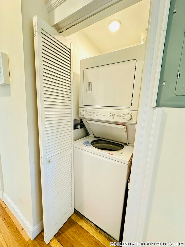 Building Photo - 314 Cornell St