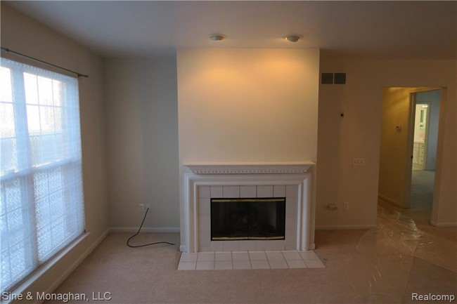 Building Photo - 747 St Clair Ave