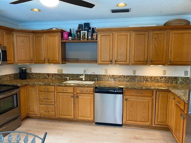 Foto del edificio - 4 br, 2 bath House - 2631 SW 4th St 1