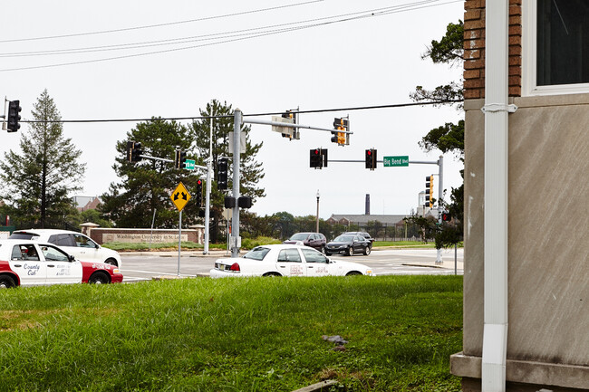 Foto del edificio - 5 S Big Bend Blvd