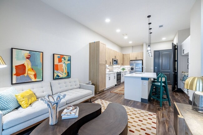 Building Photo - Presidium Waterford