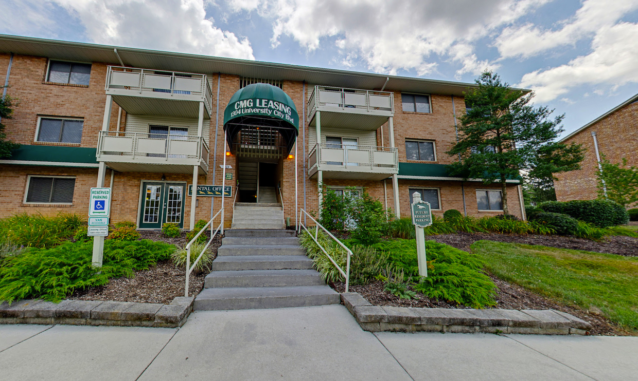 Primary Photo - 1306 University City Blvd