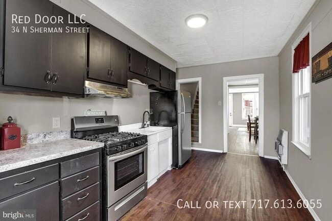 Building Photo - 34 N Sherman St