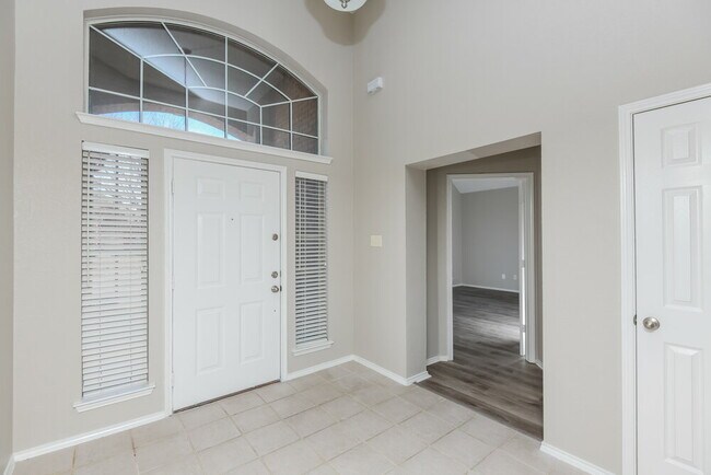 Building Photo - 6920 Field Lark Dr