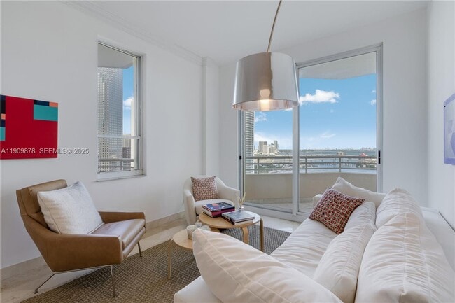 Building Photo - 888 Brickell Key Dr