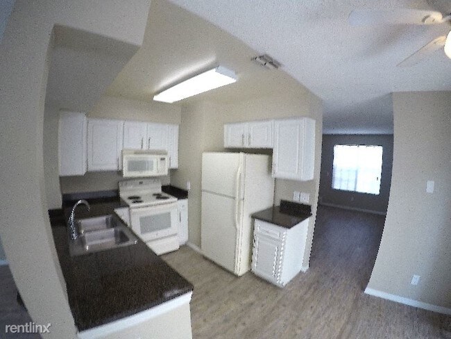 Building Photo - 2 br, 3 bath Townhome - 4102 Tartan Pl