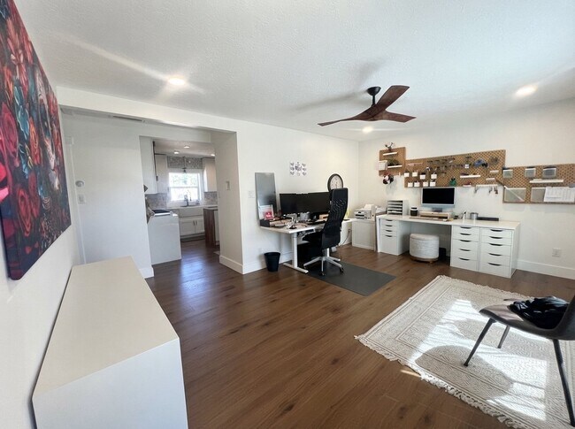 Building Photo - 692 W 1500 S