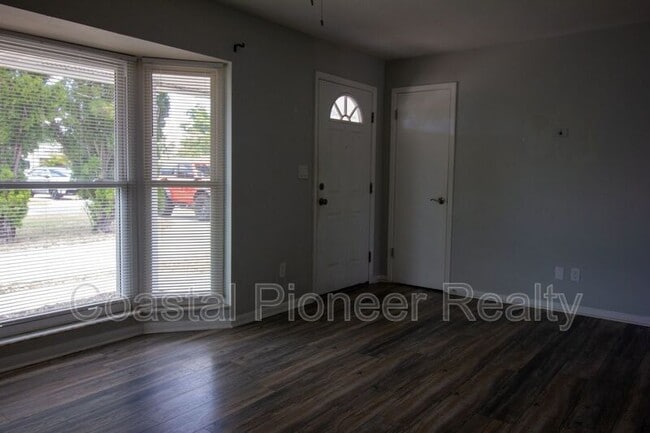 Foto del edificio - 10760 62nd Ave N