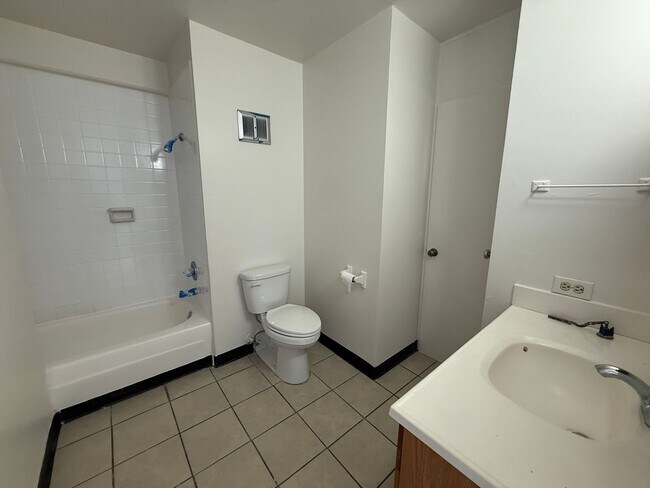 Foto del edificio - Kauhale in Aiea 2 bedroom 1 bath with 1 assigned parking stall
