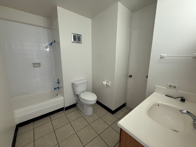 Building Photo - Kauhale in Aiea 2 bedroom 1 bath with 1 assigned parking stall