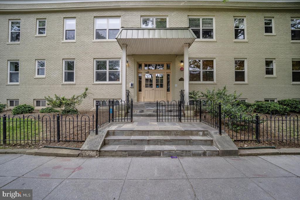 Foto principal - 1300 Taylor St NW