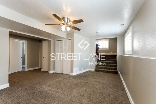 Building Photo - REDUCED! Charming 4 bedroom home in Salt L...
