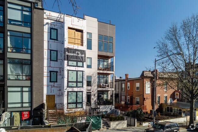 Foto del edificio - 3815 14th St NW