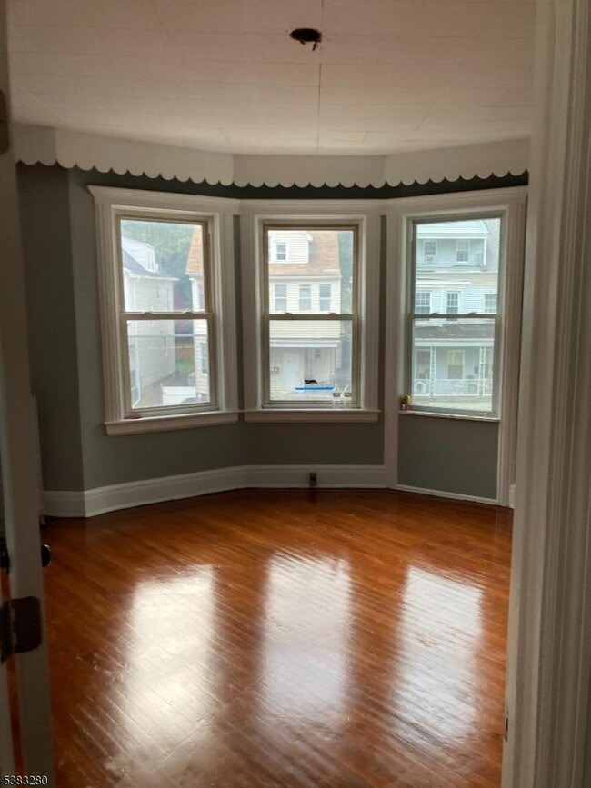 Building Photo - 116 N 17th St