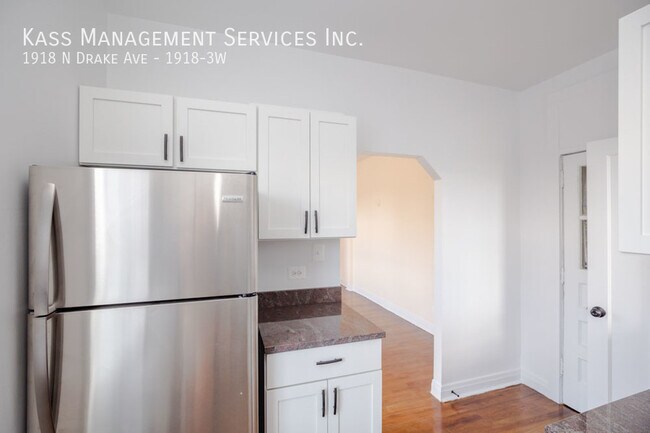 Foto del edificio - 1918 N Drake Ave