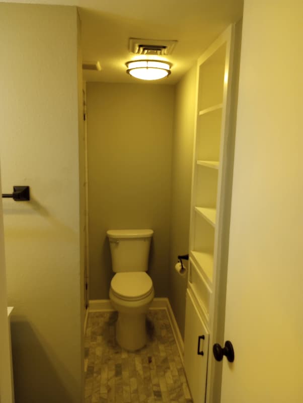 Building Photo - 905 12th St