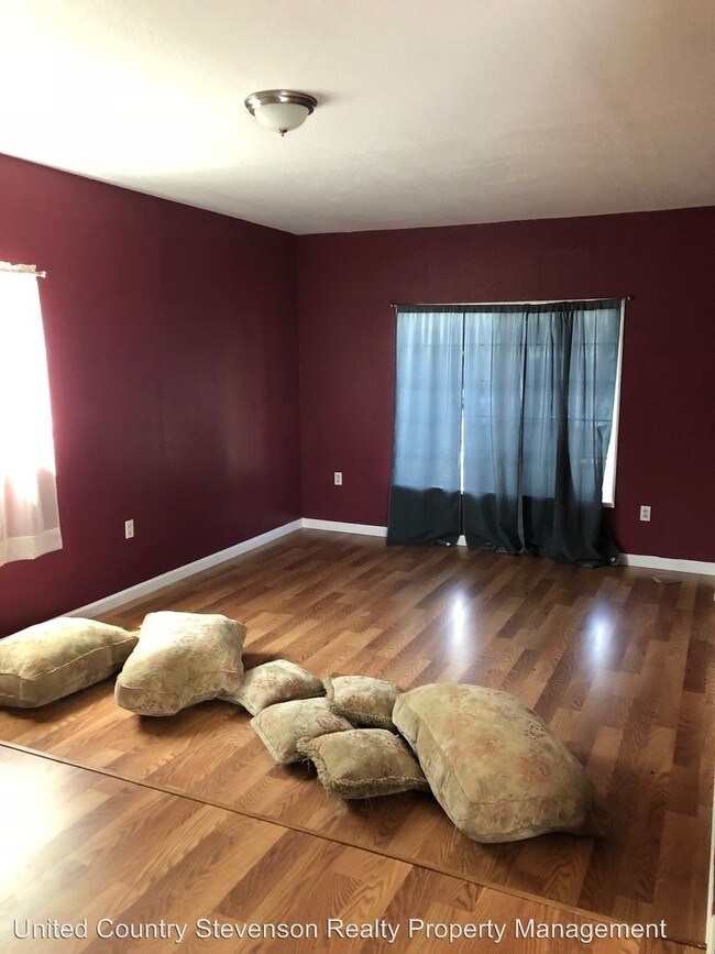 Foto del edificio - 3 br, 1 bath House - 809 W. Henderson St.