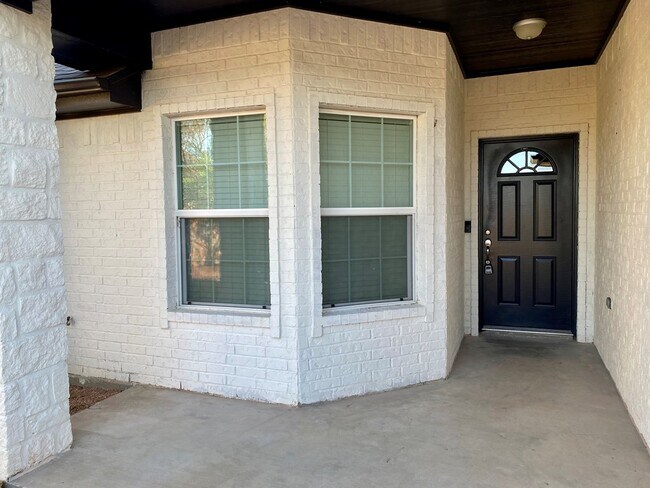 Foto del edificio - 9 Tracie Trl