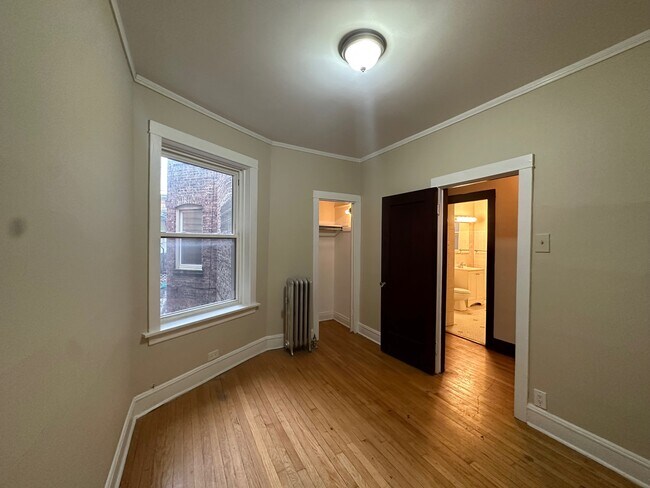 Building Photo - 2736 W Giddings St