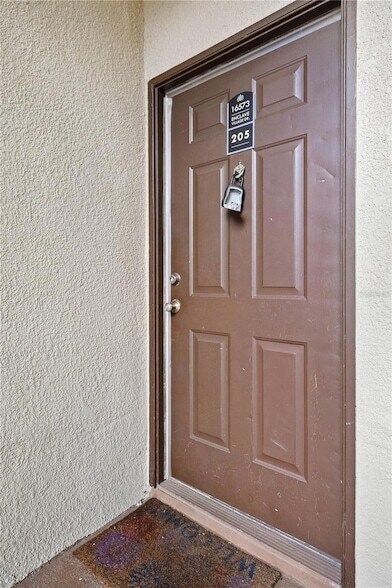 Foto del edificio - 16573 Enclave Village Dr