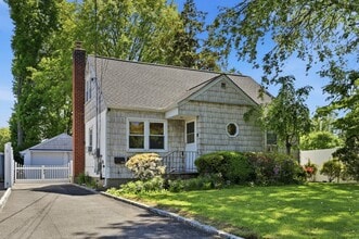 Building Photo - 135 Woolsey Ave