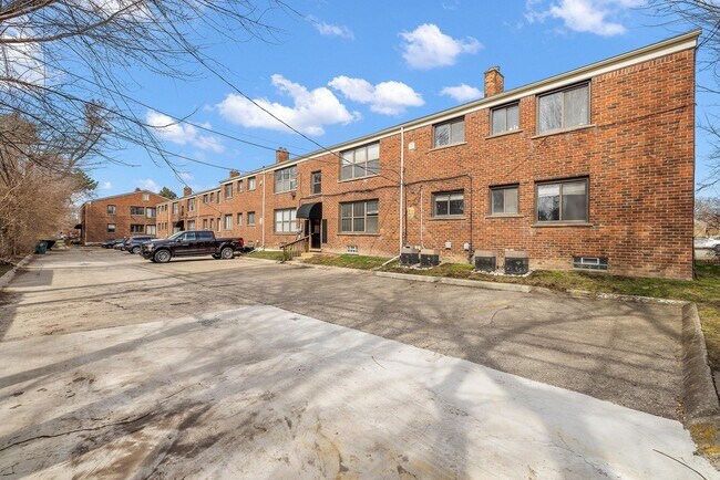 Foto del edificio - 25707 Woodward Ave