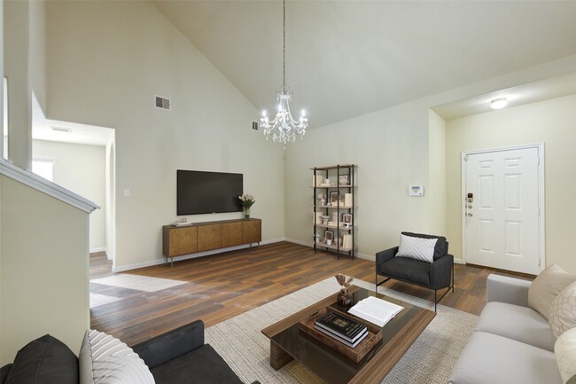 Building Photo - 15531 Kiplands Bend Dr
